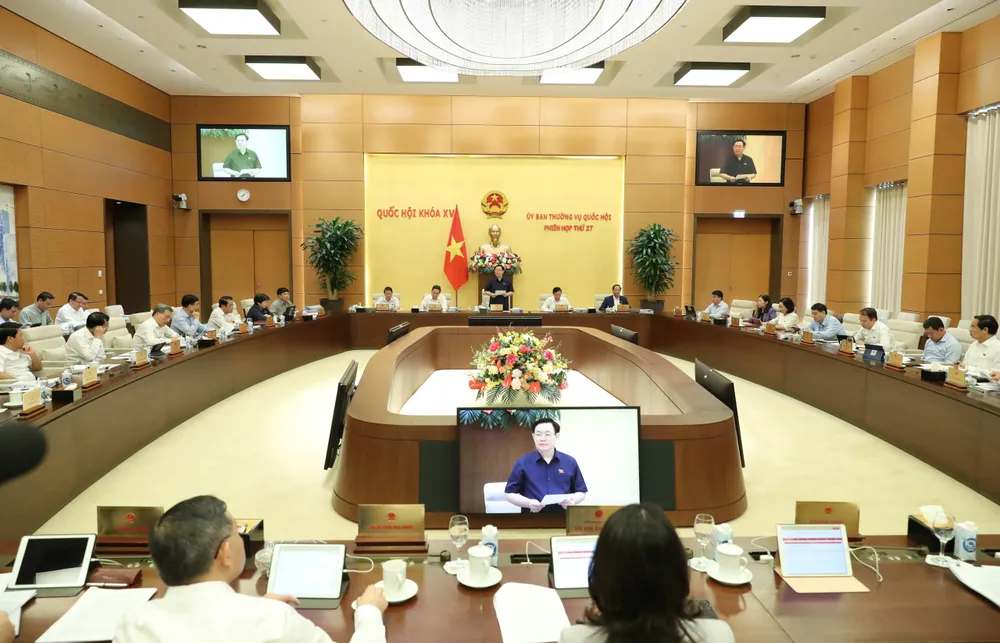 Quang cảnh phiên họp