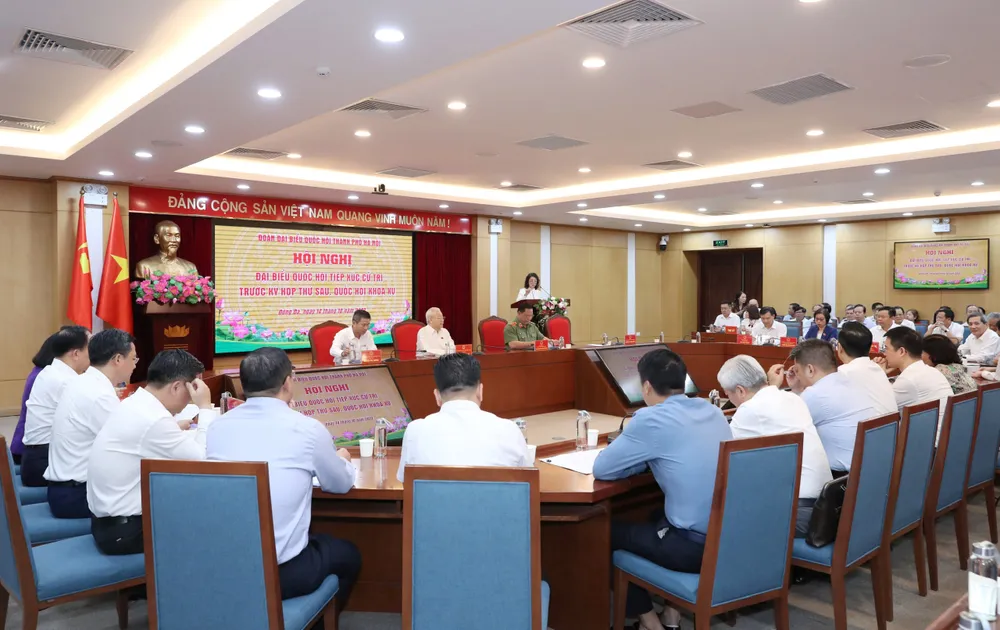 Quang cảnh buổi tiếp xúc cử tri. Ảnh: QUANG PHÚC