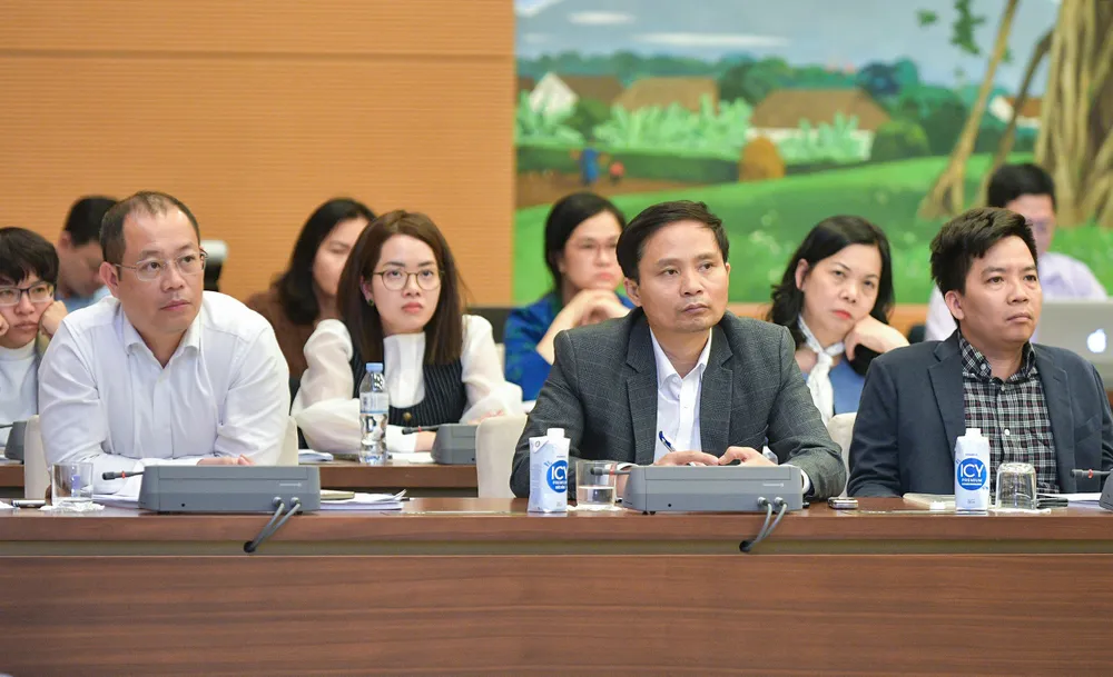 Đại diện các bộ, ngành có liên quan dự họp Đại diện các bộ, ngành có liên quan dự họp