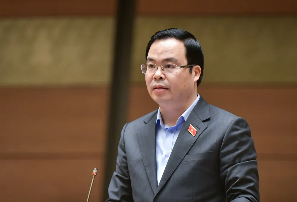 ĐB Trần Văn Khải (Hà Nam) phát biểu tại hội trường. Ảnh: QUANG PHÚC ĐB Trần Văn Khải (Hà Nam) phát biểu tại hội trường. Ảnh: QUANG PHÚC