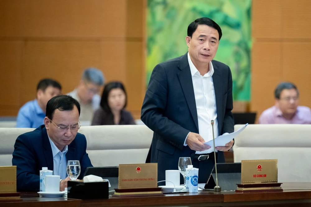 Thứ trưởng Bộ Công an Lê Quốc Hùng khẳng định, những vi phạm liên quan đến pháo nổ và công cụ nguy hiểm được xử lý nghiêm le-quoc-hung-6348.jpeg