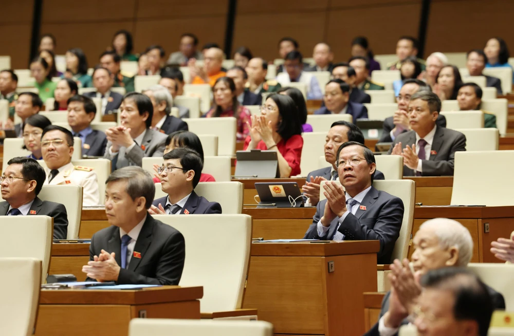 Đại biểu Quốc hội TPHCM tham dự phiên khai mạc kỳ họp. Ảnh: QUANG PHÚC ĐB 2.jpeg