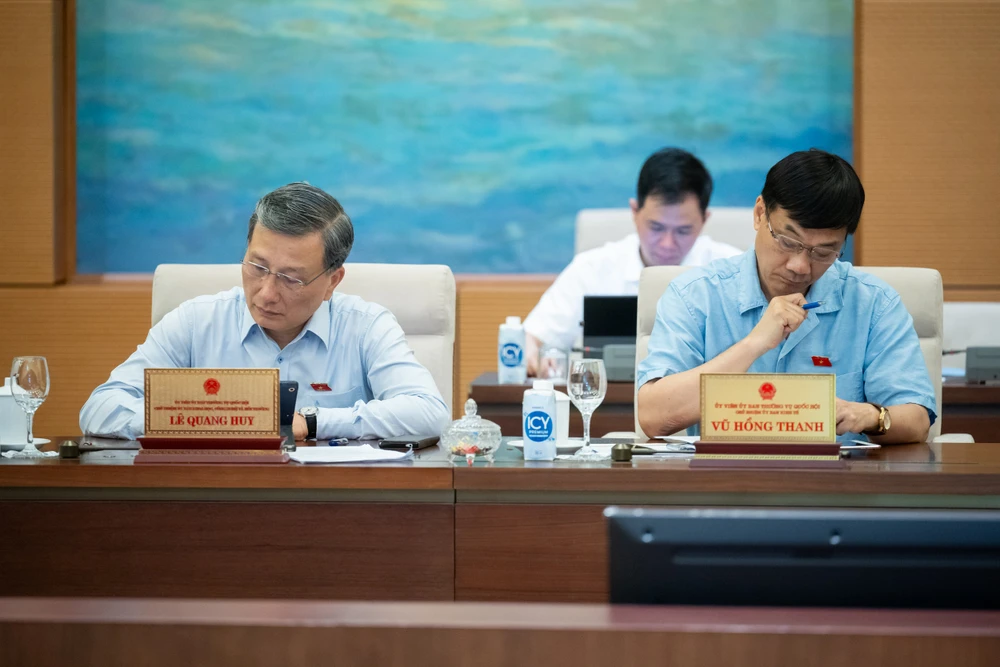 Các thành viên UBTVQH dự họp Dự họp 10.jpg