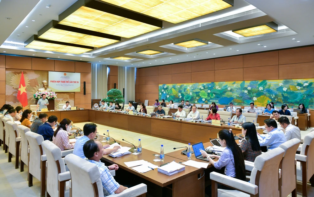 Quang cảnh phiên họp Toàn cảnh UBPL 19.jpg