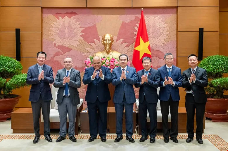 Chủ tịch Quốc hội Trần Thanh Mẫn, Đại sứ Orlando Nicolas Hernandez Guillen cùng các địa biểu tại buổi tiếp LƯU NIỆM .jpg