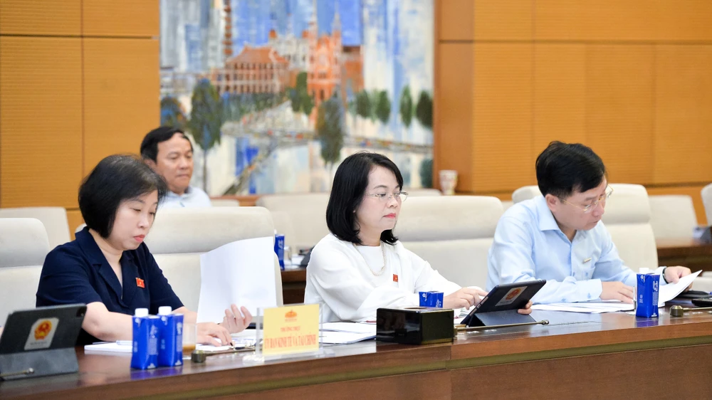 Đại biểu dự họp dự 19.jpg