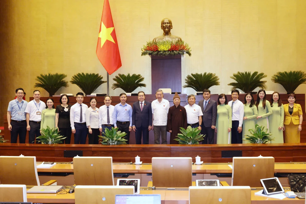 Tổng Bí thư Tô Lâm, Chủ tịch Quốc hội Trần Thanh Mẫn cùng các đại biểu tại phiên họp sáng 14-5. Ảnh: QUANG PHÚC LÂM MẪN .jpeg