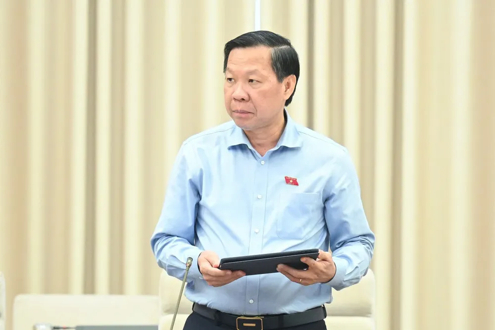 Chủ nhiệm Ủy ban Kinh tế - Tài chính Phan Văn Mãi trình bày nội dung tiếp thu, giải trình, chỉnh lý dự thảo luật MÃI.jpg