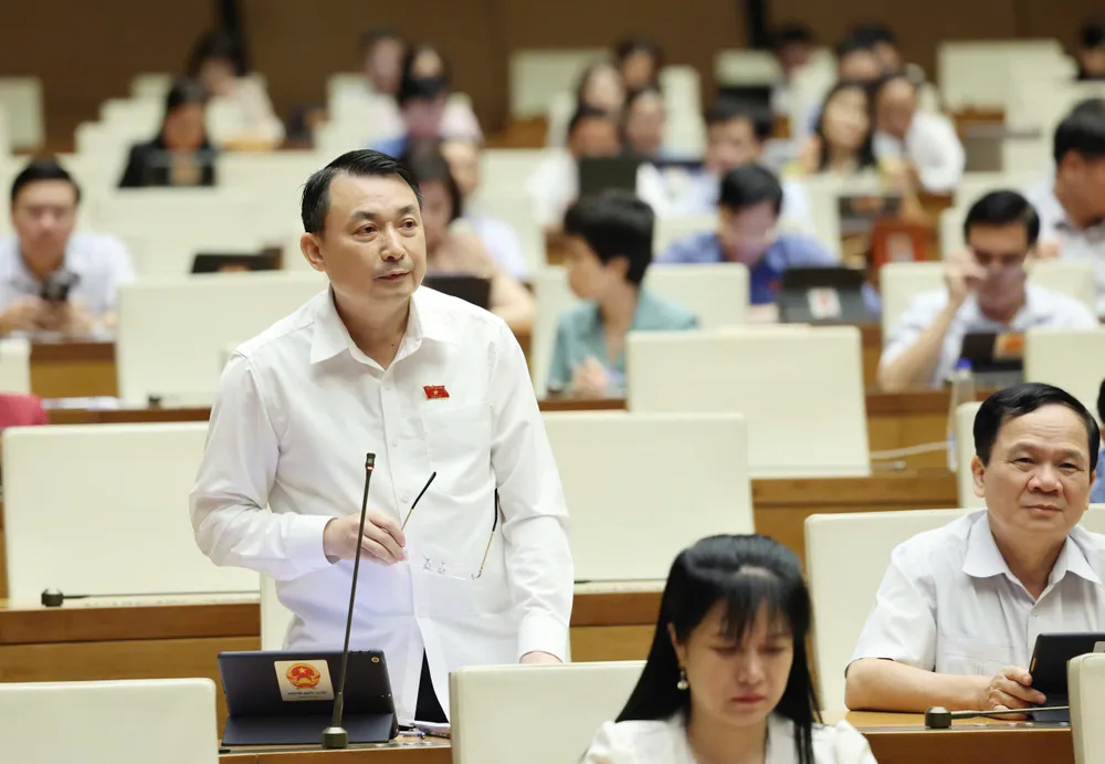 ĐB Nguyễn Quốc Duyệt (Hà Nội), Chánh Thanh tra Bộ Quốc phòng phát biểu. Ảnh: QUANG PHÚC DUYỆT .jpg