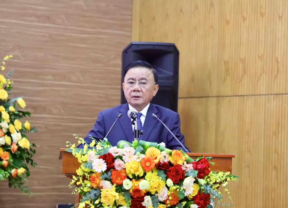 Đồng chí Trần Cẩm Tú, Ủy viên Bộ Chính trị, Thường trực Ban Bí thư, Bí thư Đảng ủy các cơ quan Đảng Trung ương phát biểu tại đại hội CẨM TÚ .jpg