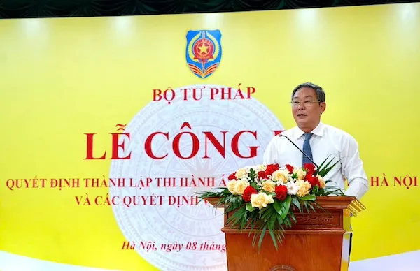 LE HONG SON.jpg