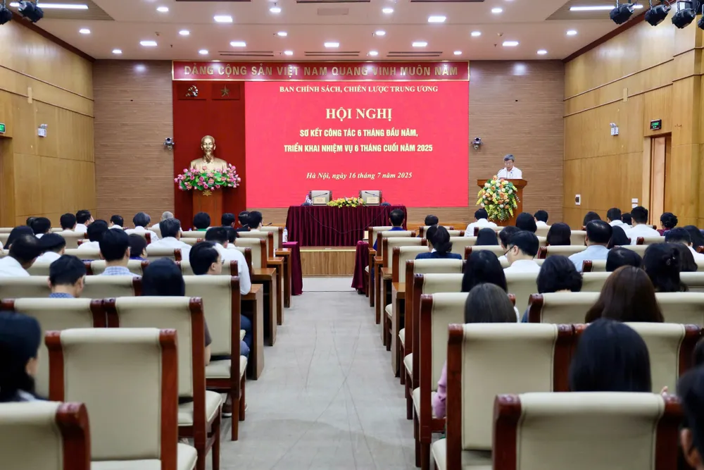 Quang cảnh hội nghị ban 16.jpg