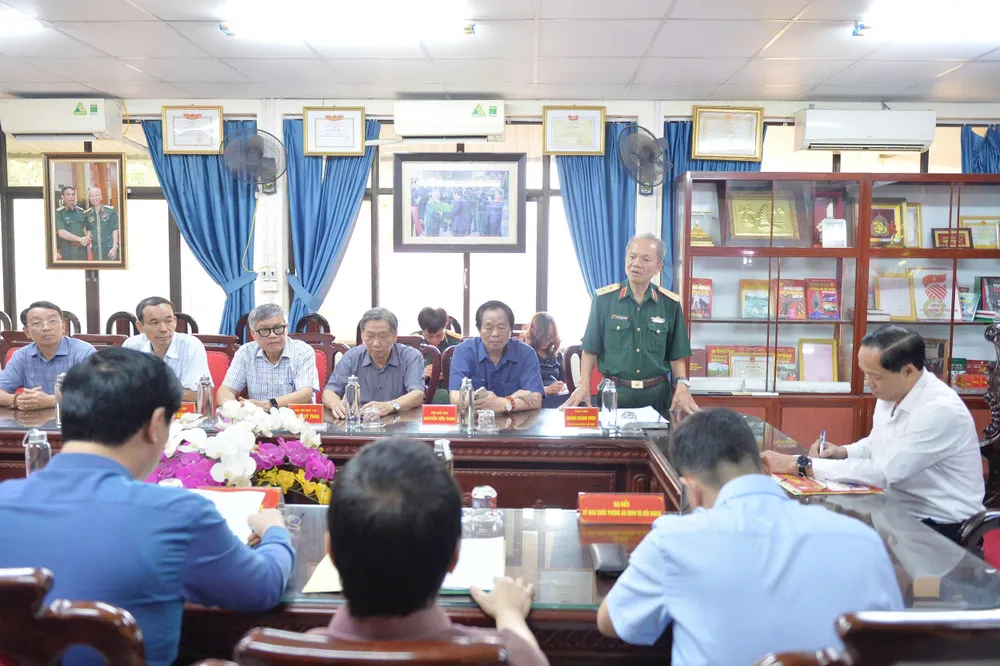 Trung tướng Hoàng Khánh Hưng, Chủ tịch Hội Hỗ trợ gia đình liệt sĩ Việt Nam chia sẻ về kết quả hoạt động của Hội HUNG 22.jpg