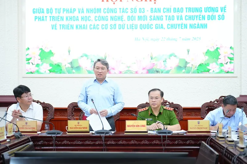 รัฐมนตรีว่าการกระทรวงยุติธรรมเหงียนไห่นิญ ยืนยันความมุ่งมั่นในการเปลี่ยนแปลงสู่ดิจิทัล NINH 22a.jpg