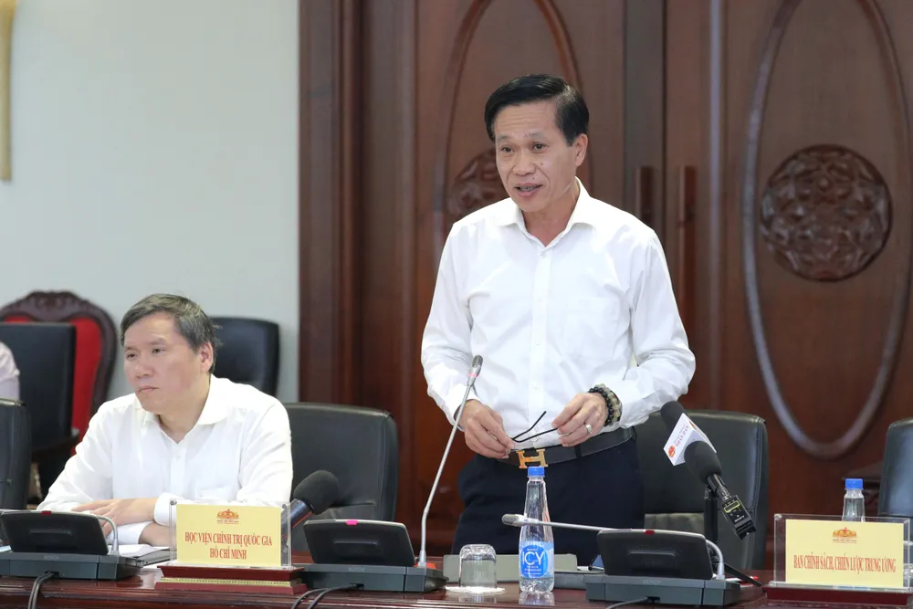 PGS-TS Hoàng Phúc Lâm, Phó Giám đốc Học viện Chính trị quốc gia Hồ Chí Minh góp ý về dự thảo báo cáo LÂM 28.jpg