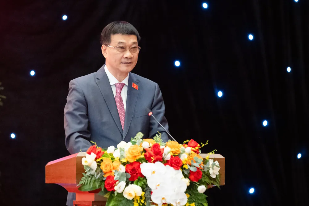 Phó Chủ tịch Quốc hội Vũ Hồng Thanh tổng kết phiên thảo luận. Ảnh: HỒ LONG