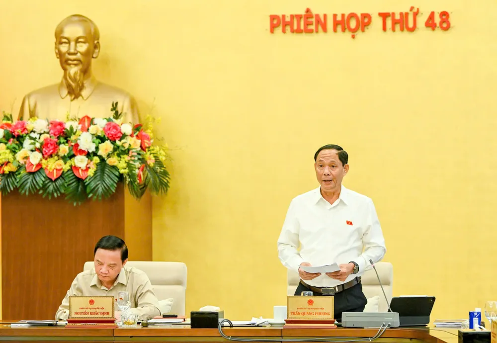Phó chủ tịch Quốc hội Trần Quang Phương điều hành phiên họp. Ảnh: VIẾT CHUNG PHƯƠNG 11.jpg
