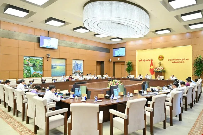 100% thành viên UBTVQH có mặt đã biểu quyết nhất trí về nguyên tắc với báo cáo giám sát QC CHÉO.jpg