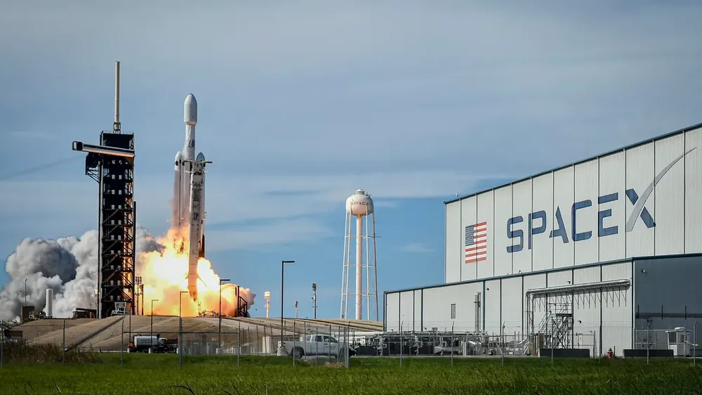 Các doanh nghiệp như SpaceX có thể được xem xét cấp phép tần số tại Việt Nam. Ảnh minh họa