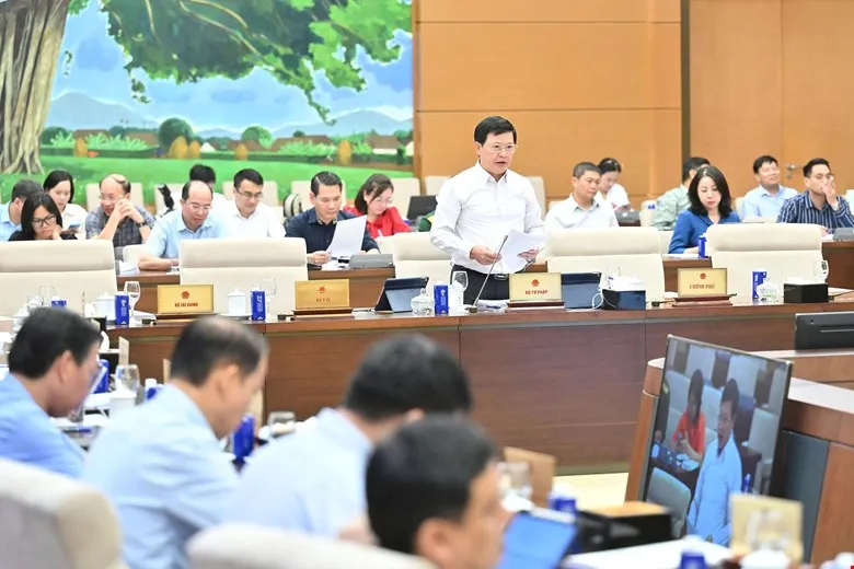 Quang cảnh phiên họp QUANG CẢNH 12a.jpg