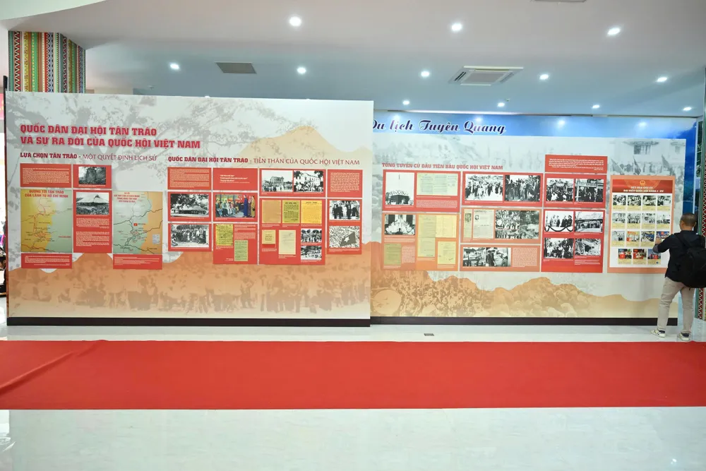Triển lãm chuyên đề “Từ Quốc dân Đại hội Tân Trào đến Quốc hội hôm nay” ảnh 1 TRL1.jpg