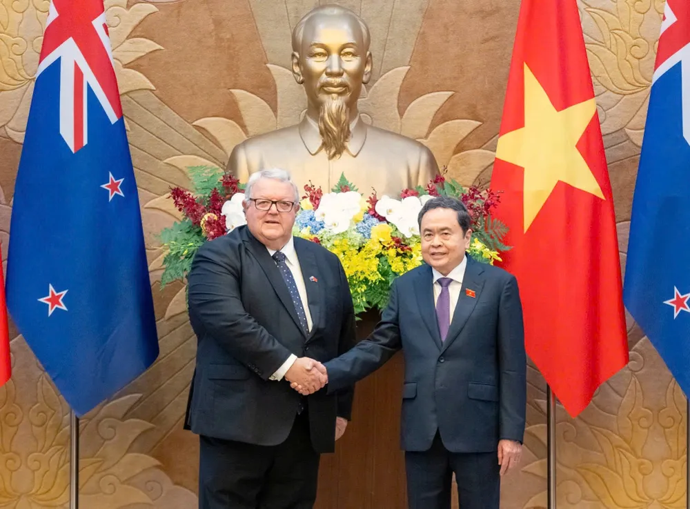 Chủ tịch Quốc hội Trần Thanh Mẫn và Chủ tịch Quốc hội New Zealand Gerry Brownlee. Ảnh: VIẾT CHUNG MẪN 28.jpeg