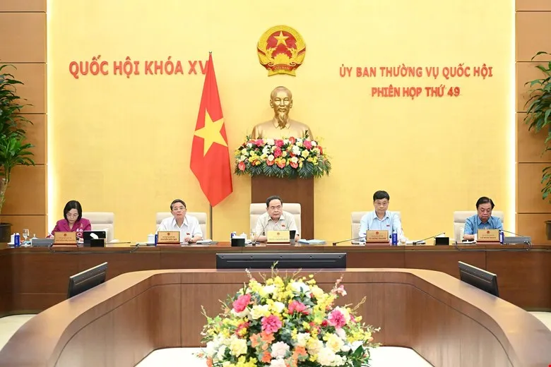Chủ tịch Quốc hội chủ trì phiên họp CHỦ TRÌ 12.jpg