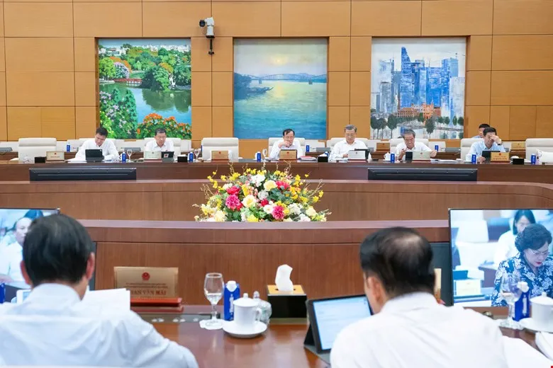 Quang cảnh phiên họp QCPH.jpg