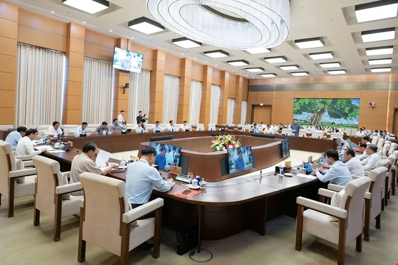 Toàn cảnh phiên họp TOÀN CẢNH 22.jpg
