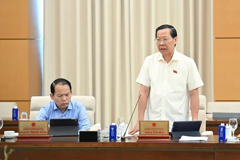 Chủ nhiệm Ủy ban Kinh tế và Tài chính Phan Văn Mãi phát biểu sáng 23-9 MÃI 23.jpg