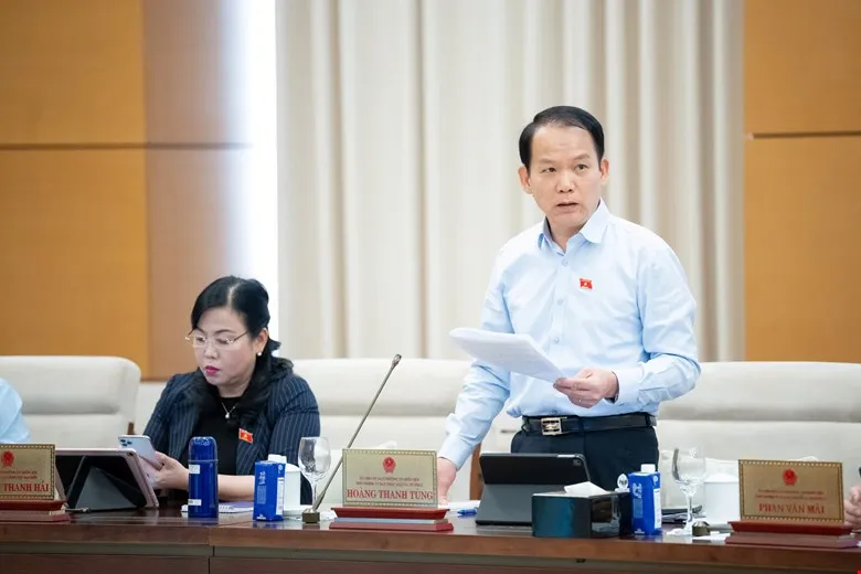 Chủ nhiệm Ủy ban Pháp luật và Tư pháp Hoàng Thanh Tùng góp ý về dự thảo luật TÙNG.jpg