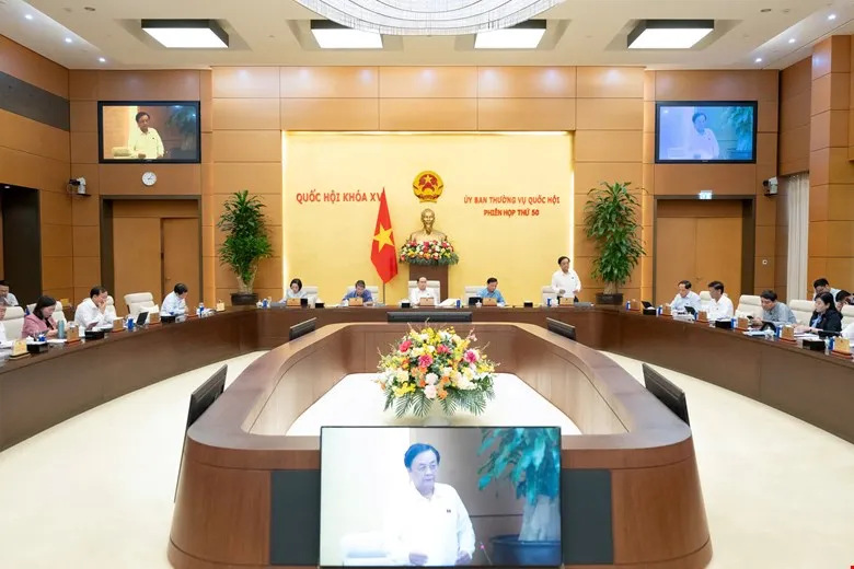 Phó Chủ tịch Quốc hội Lê Minh Hoan điều hành thảo luận QC chiều 14 - TVQH.jpg