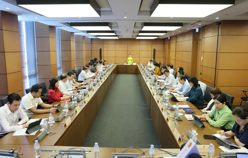 ภาพการประชุม ภาพโดย: กวางฟุก QC 21.jpeg