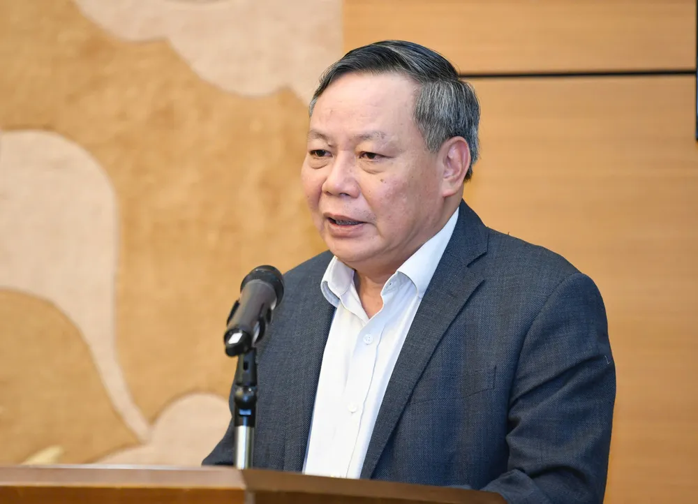 Nguyen Van Phong, visesekretær i Hanoi-partikomiteen, talte under seremonien. ủng hộ 1.jpeg