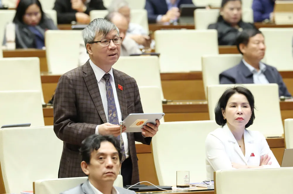 NGUYỄN ANH TRÍ .jpg