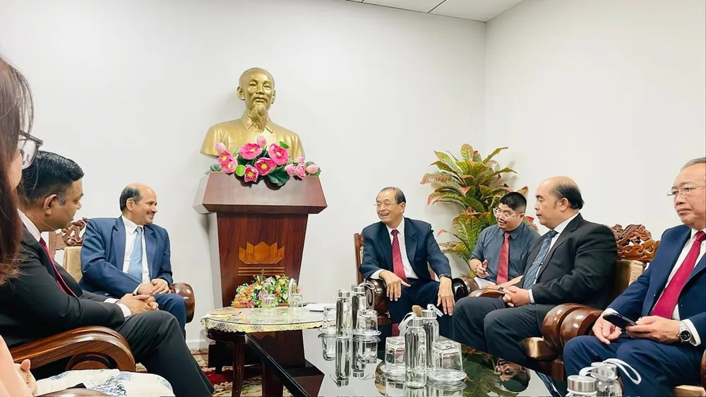 Quang cảnh buổi đón tiếp và làm việc