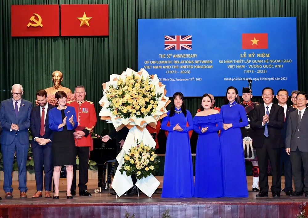 Các đại biểu tham dự lễ kỷ niệm. Ảnh: VIỆT DŨNG