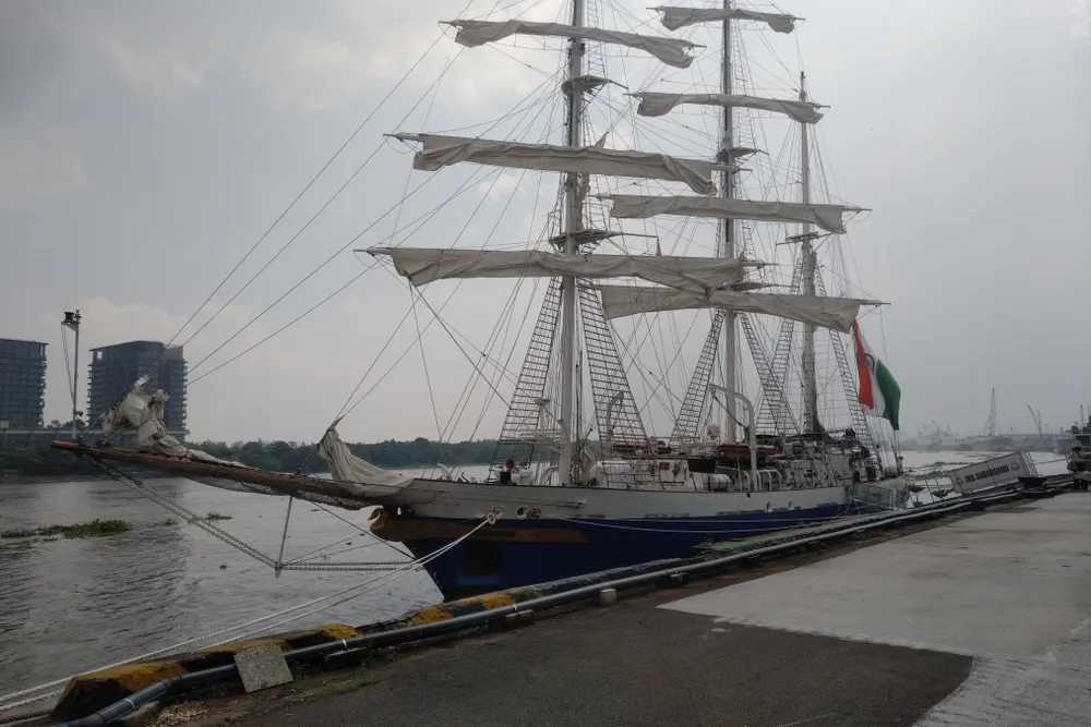 Tàu Hải quân Ấn Độ INS Sudarshini