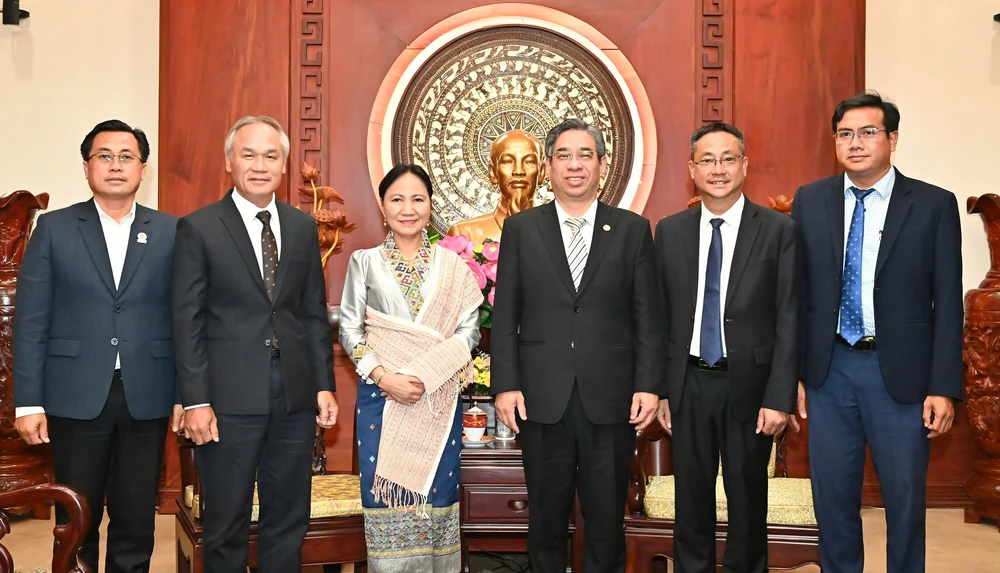 Các đại biểu dự buổi tiếp. Ảnh: VIỆT DŨNG IMG_20250507_172105.jpg