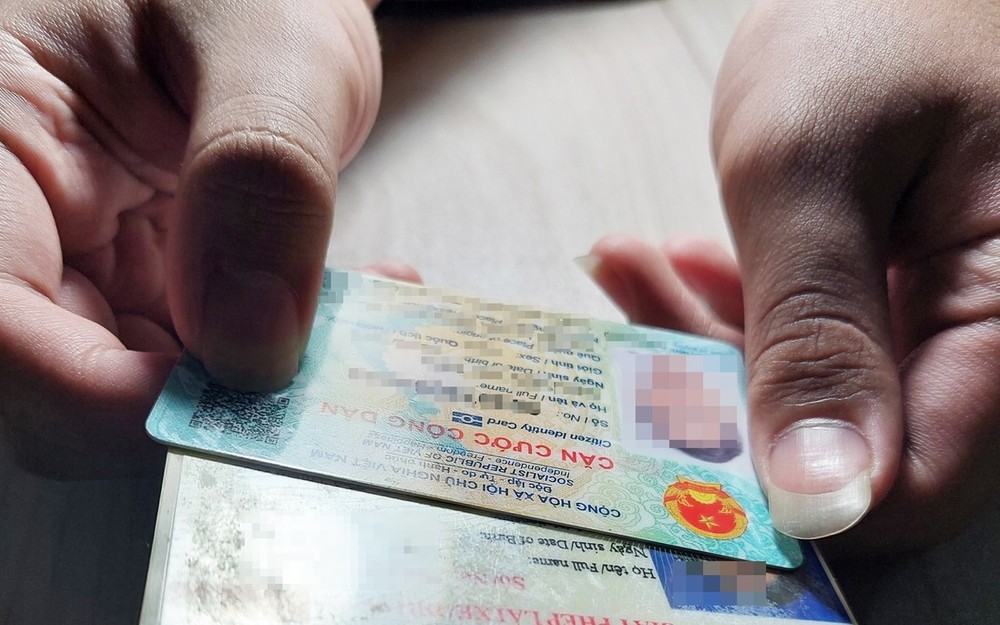 身份证、驾驶证、户口簿等都属于’私人证件。