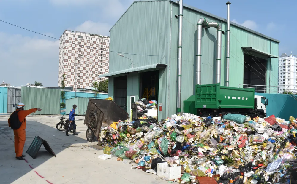 Di dời điểm trung chuyển rác gây ô nhiễm môi trường Sở Gà ảnh 1 Di dời điểm trung chuyển rác gây ô nhiễm môi trường Sở Gà ảnh 1