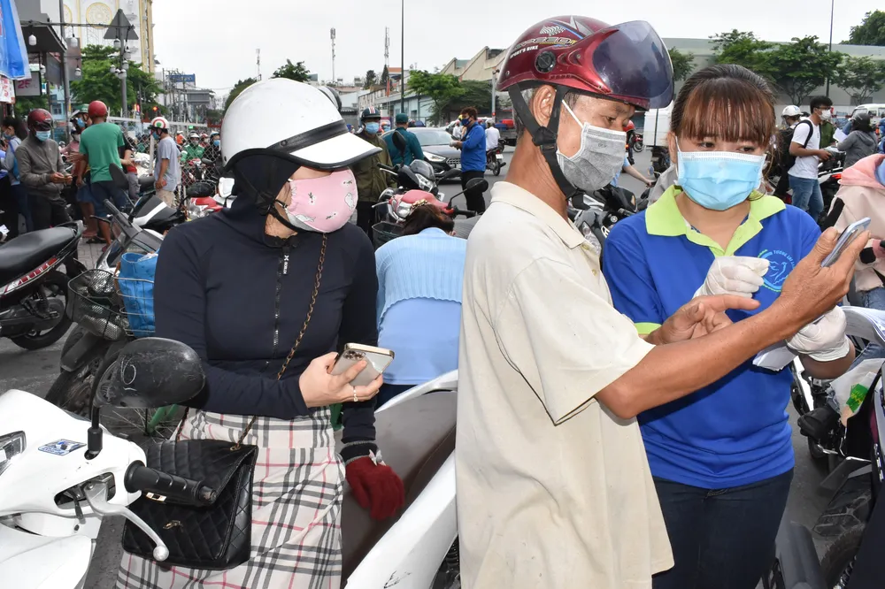 Gò Vấp phân luồng từ xa, kiểm tra ngẫu nhiên người ra vào quận ảnh 7