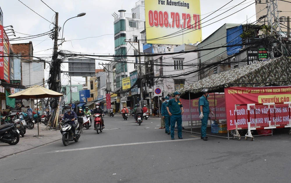 Lượng phương tiện ra vào quận Gò Vấp đã giảm, giao thông ở các chốt ổn định