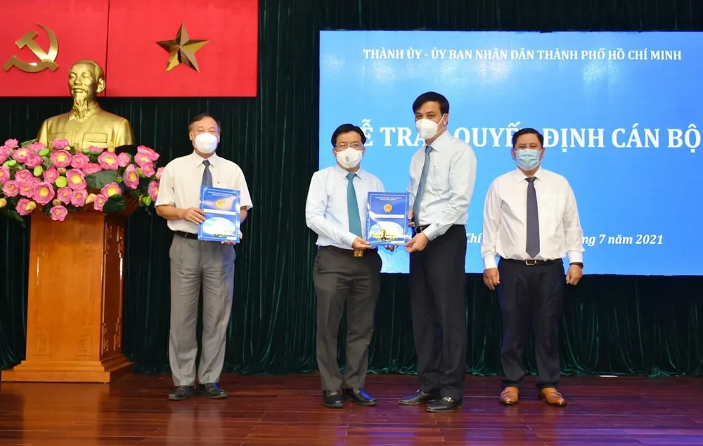 Điều động đồng chí Nguyễn Thị Thu Hường làm Chủ tịch UBND quận 10, Huỳnh Văn Tâm làm Phó Chủ tịch UBND quận 10 ảnh 2