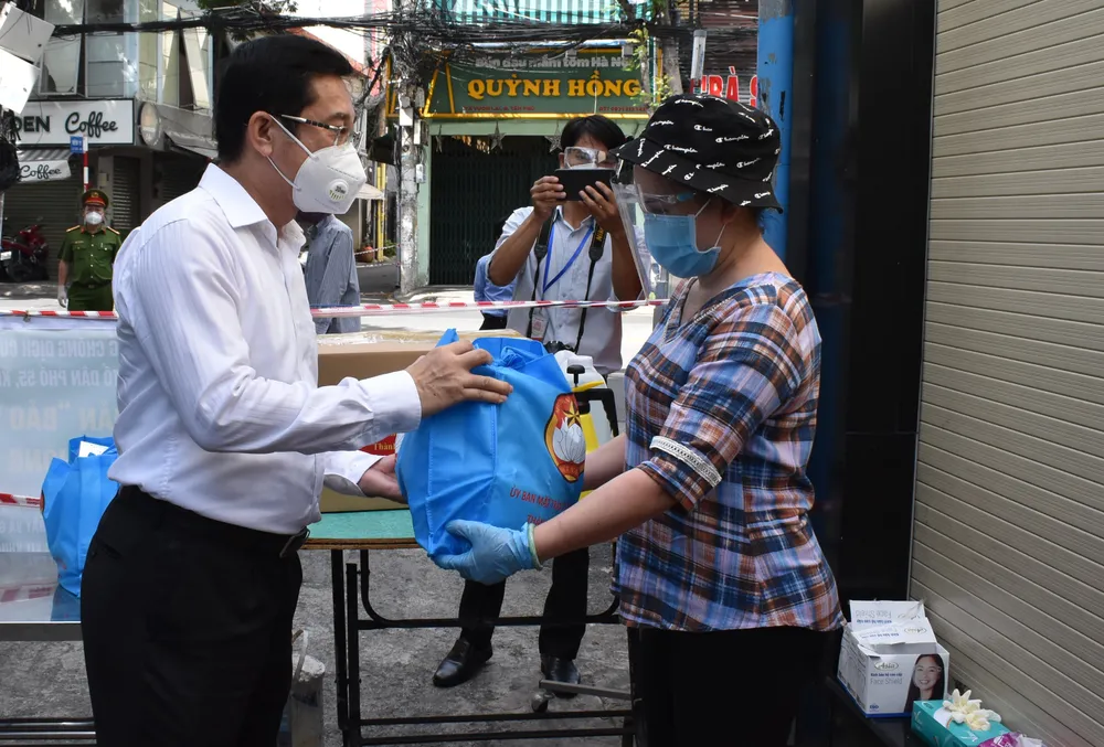 Tập trung chăm sóc, cứu chữa cho bệnh nhân mắc Covid-19 nặng ảnh 5