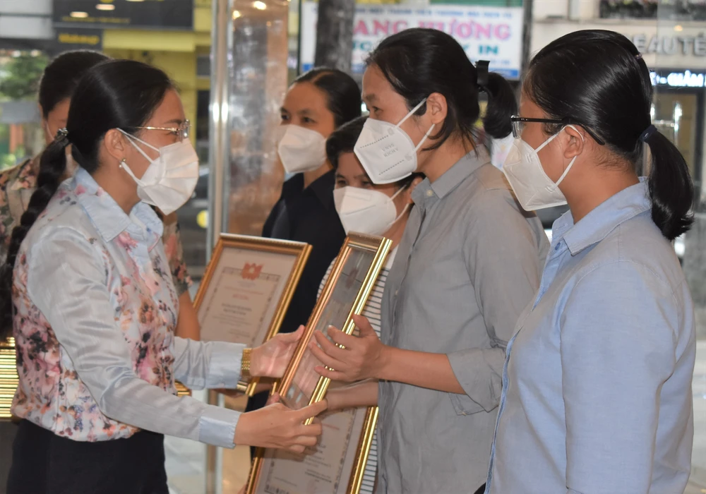 TPHCM biểu dương 33 tình nguyện viên tôn giáo chống dịch ảnh 1 TPHCM biểu dương 33 tình nguyện viên tôn giáo chống dịch ảnh 1
