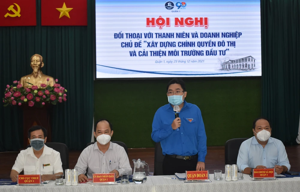 Lãnh đạo quận 1 đối thoại với thanh niên và doanh nghiệp.