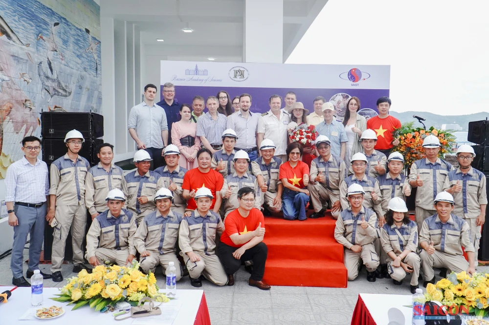 30 nhà khoa học của hai nước sẽ phối hợp khảo sát biển chung lần thứ 9. Ảnh: HIẾU GIANG dasua-04791.jpg