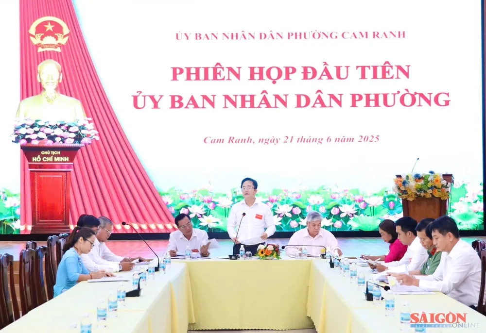 Vận hành thử nghiệm thí điểm nội dung phiên họp của UBND phường Cam Ranh, tỉnh Khánh Hòa. Ảnh: HIẾU GIANG dasua-0.jpg