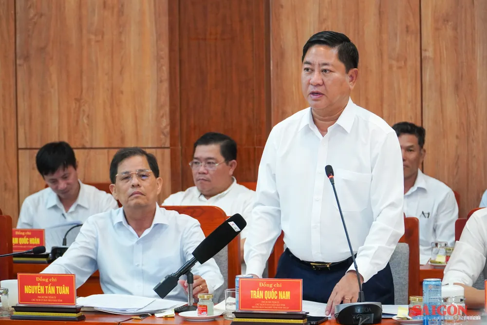 Chủ tịch UBND tỉnh Ninh Thuận Trần Quốc Nam phát biểu. Ảnh: HIẾU GIANG dasua-07102.jpg